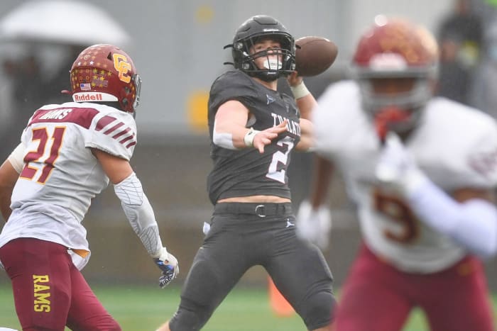 Tualatin.Central-Catholic.6A-football-final.Leon-Neuschwander.59